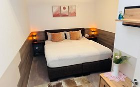 2 Room Galerie Einliegerwohnung In Rheinstetten, Messe Naehe, Rollstuhlfahrer Geeignet
