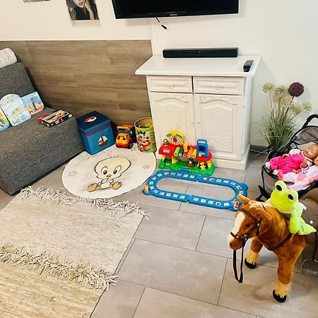 2 Room Galerie Einliegerwohnung In Rheinstetten, Messe Naehe, Rollstuhlfahrer Geeignet Buitenkant foto